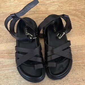 Chunky Alohas sandals size EU 37 NEW